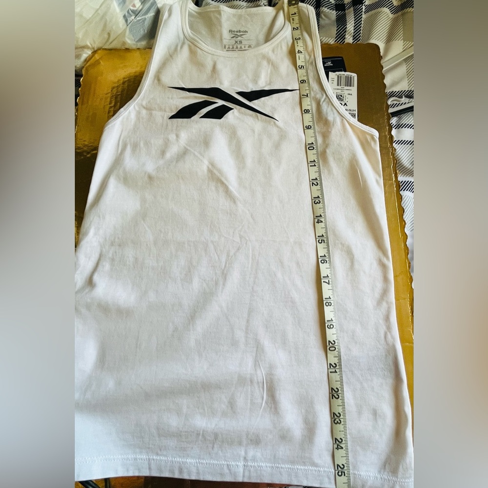 Reebok ~ Razor Back T~shirt - Picture 5 of 6